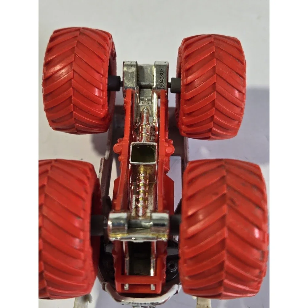 Monster Jam Zombie 1:64 Spin Master Red Wheels Moving Arms Diecast Truck